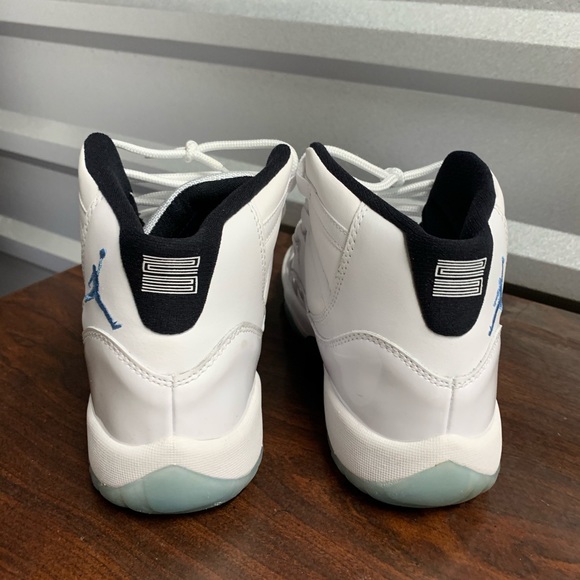 Jordan 11s retros - Picture 5 of 5